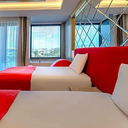 Granada Luxury Red Adult Only Otel